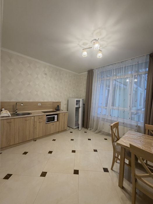 Простора 3-кімнатна квартира у Трускавці вул.Довбуша є відео