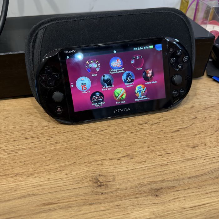 Sony PlayStation Vita Slim PCH-2000, 64 ГБ, зарядка