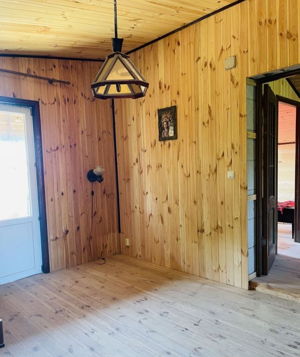 Будинок біля лісу.  Сертифікат, постанови