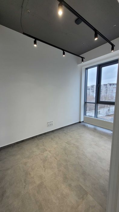Продам приміщення - квартиру 173м2 в ЖК Фестивальний з ремонтом