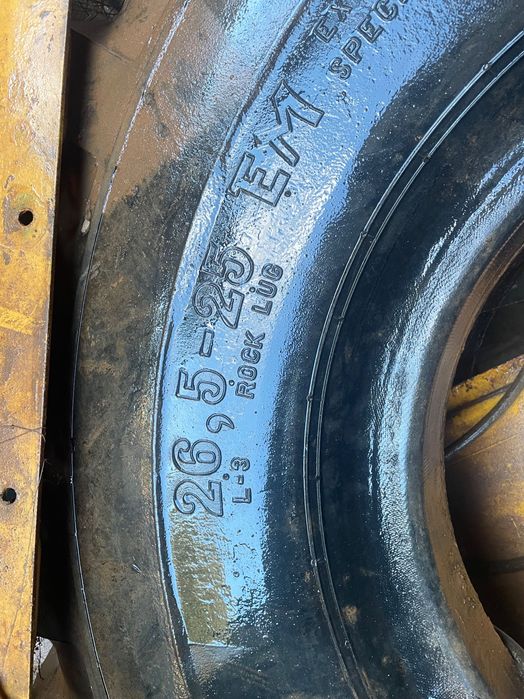 Pneus \c Jante para camião dumper