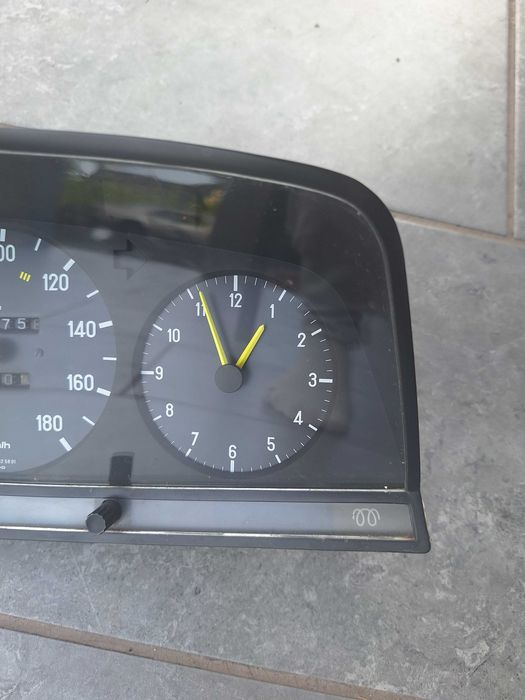 Licznik mercedes W123 300 D
