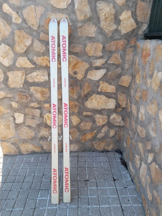 Ski neve atomic em bom estado 180m