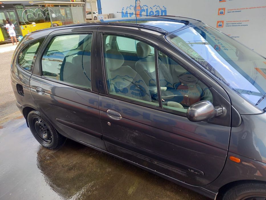 Carro Renault scenic