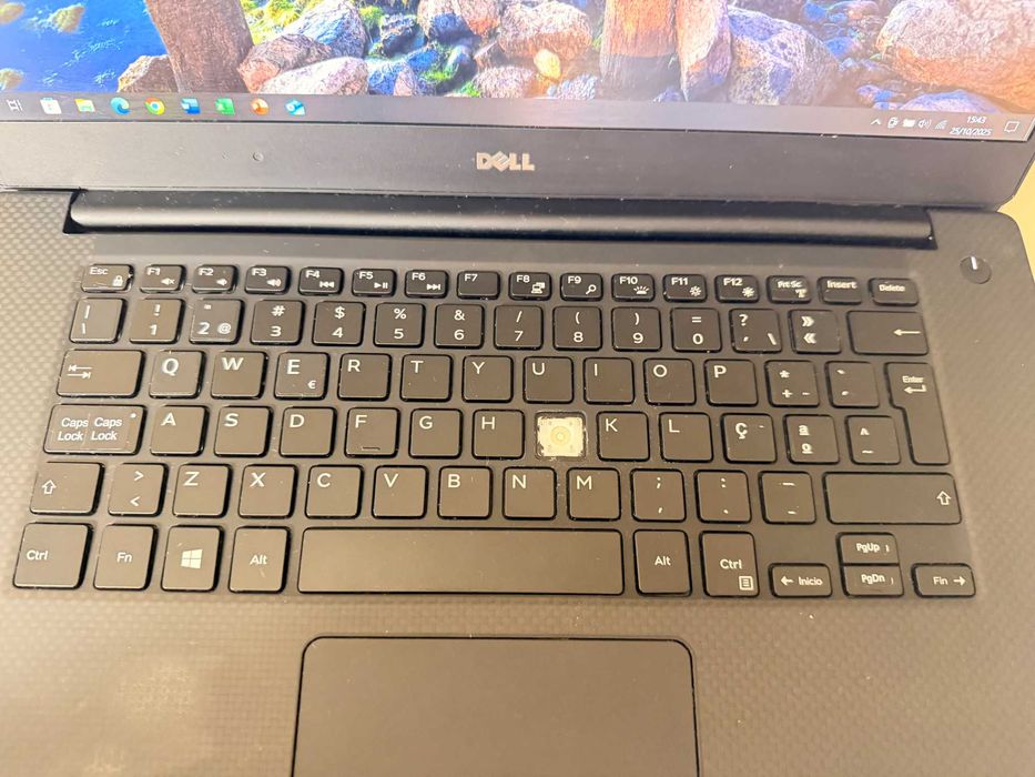 Dell Precision 5510 15.6" FHD / i7-6820HQ / 16 GB RAM / 512 GB SSD / Quadro M1000M64585032514435121