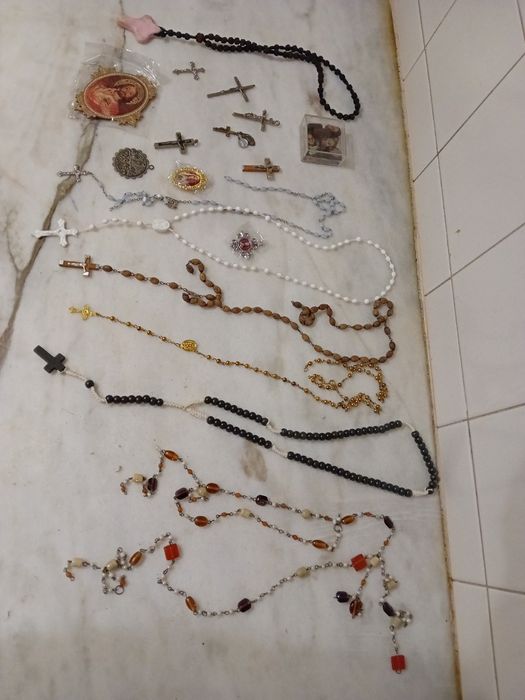 Conjunto de Terços/Pendentes Religiosos
