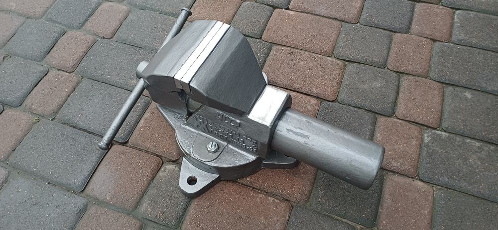 Тиски Б/у, ссср, слесарні.