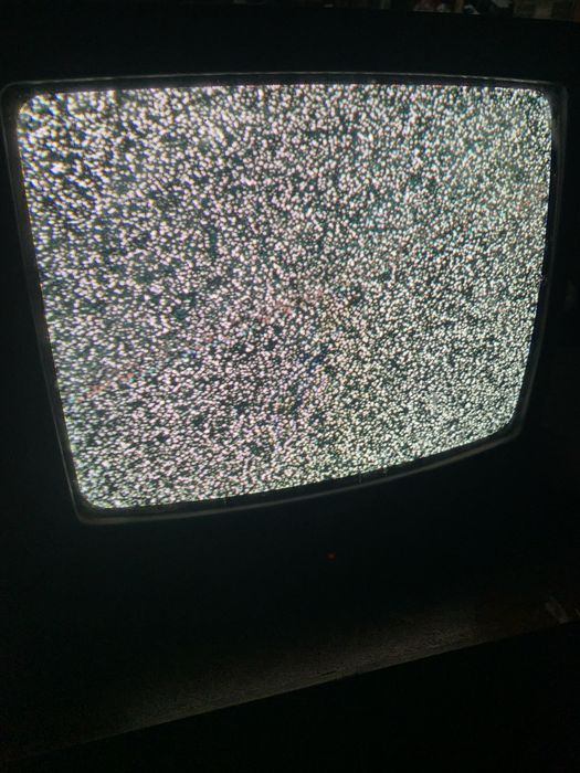 2 televisoes antigas a funcionar