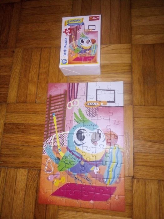 5 pudełek puzzli