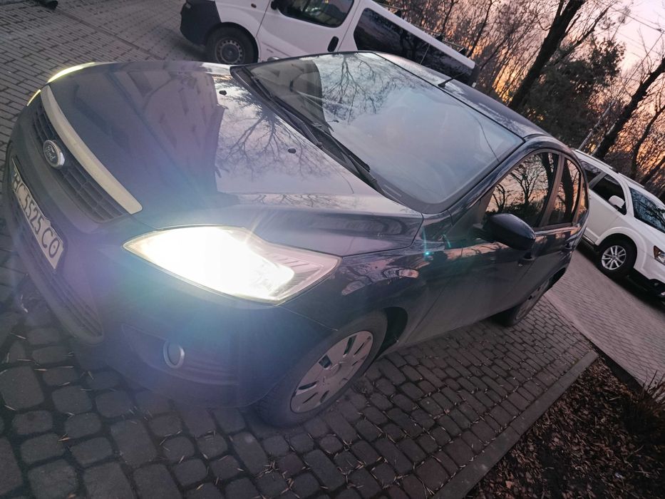 Ford Focus 2011 хатчбек