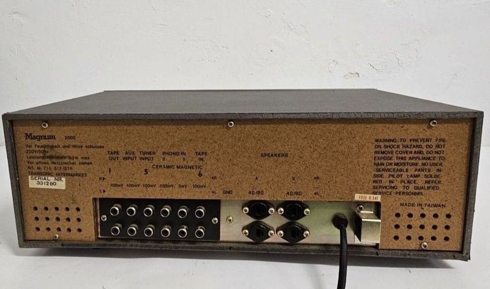 Hi- Fi Wzmacniacz stereo Magnum 2000.