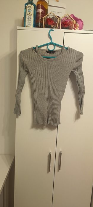 Szary sweterek sweter select 34 XS z wycięciami