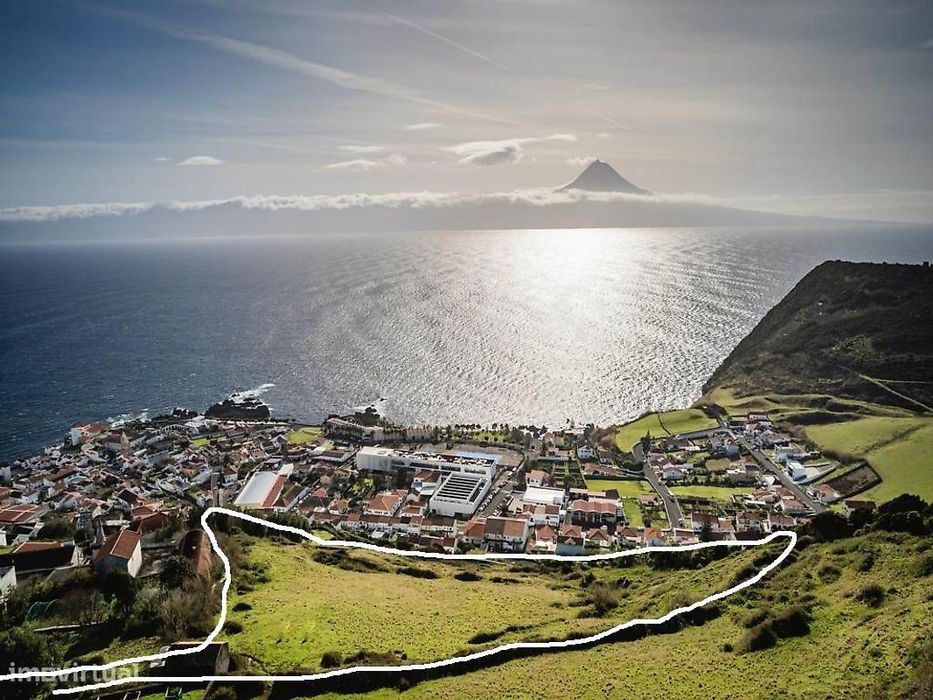 Moradia Contemporânea Premium com Opção AL | Ilha São Jorge, Açores