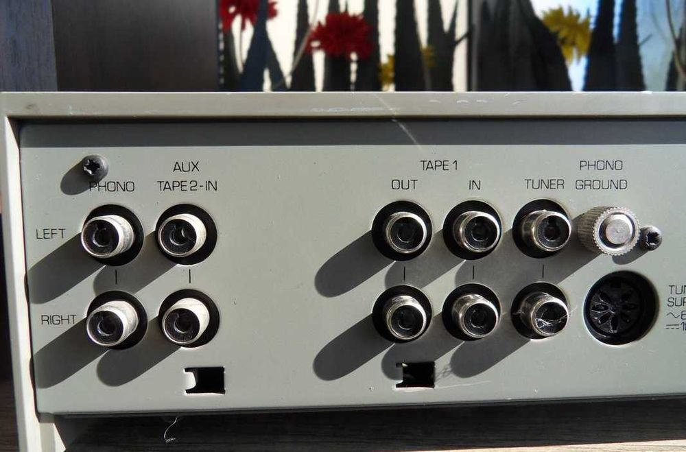 Бельгийский интегральный усилитель PHILPS F4211