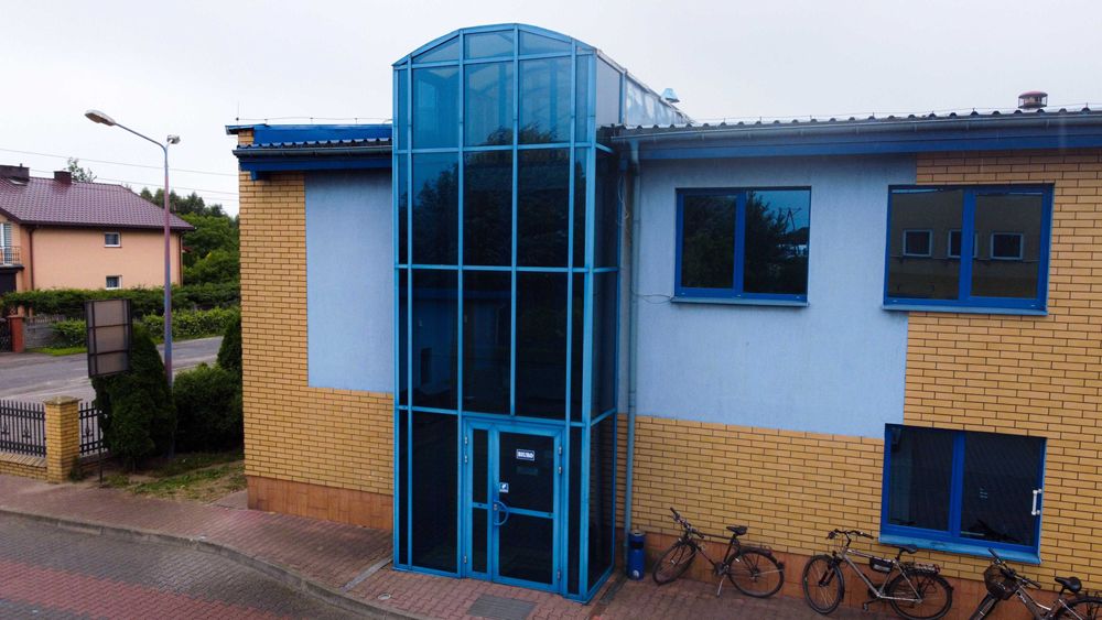 Hala produkcyjna z częścią socjalno-biurowo - mieszkalną