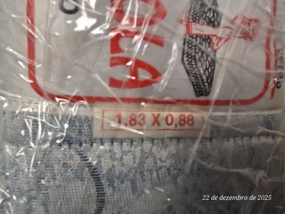 Colchão solteiro  1,83 mts x 88 cms