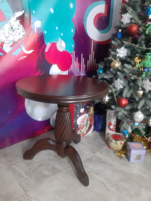 Круглый деревянный кофейный стол