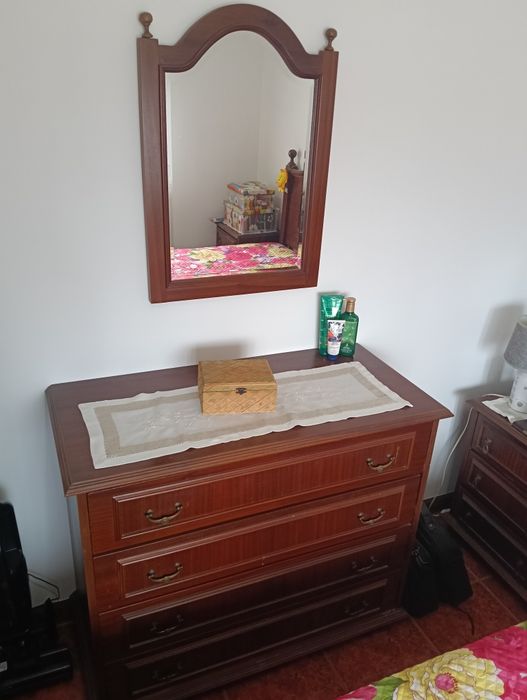 Quarto completo em Madeira