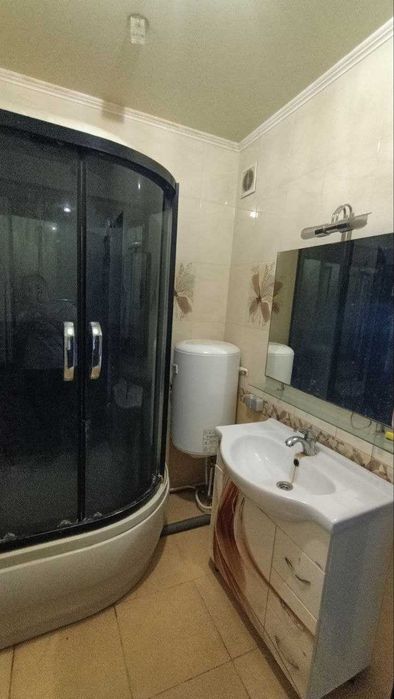 Продаж 3 кімнатної квартири КАРАЧУНИ