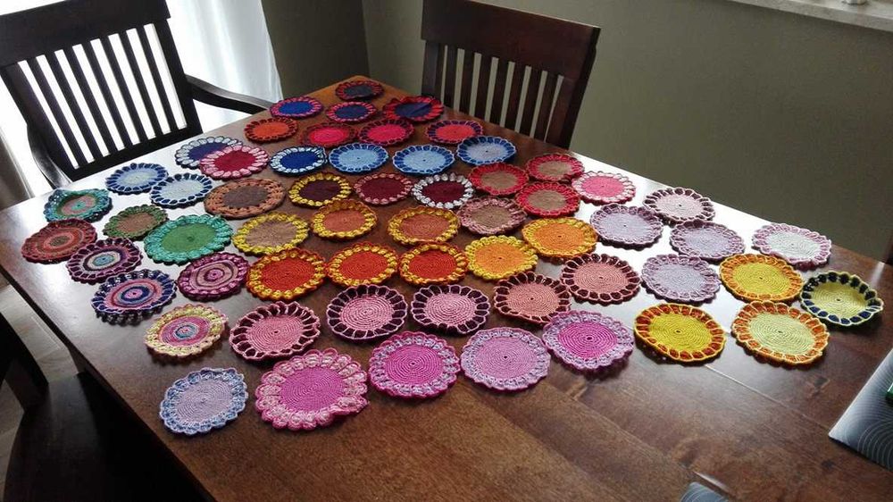 Podkładki Spodeczek pod filiżankę , szklankę, kolorowe , haftowane