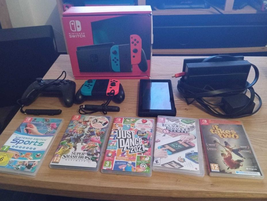 Pack Nintendo Switch 7 Jogos + Comando Extra + Cabo HDMI