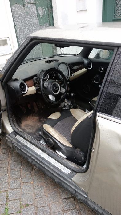 Mini sem documentos mas tudo em dia de resto!