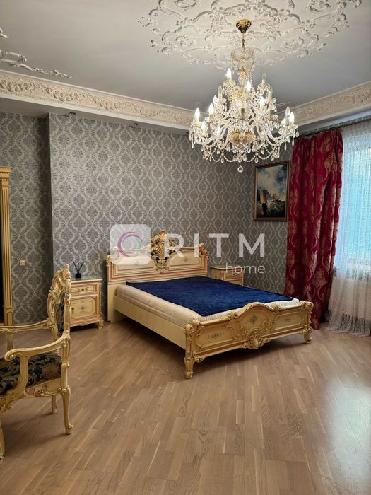 Продаж великогабаритної 2-кімнатної квартири 120 м² у Центрі міста!!!