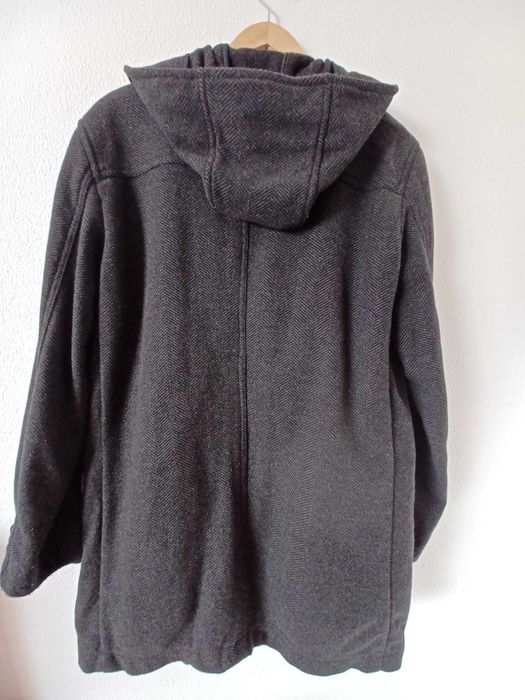 Canadiana Benetton Cinzenta com Capuz – Tamanho M/L – Muito Bom Estado