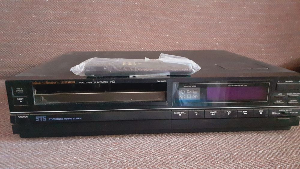 Видеомагнитофон ,