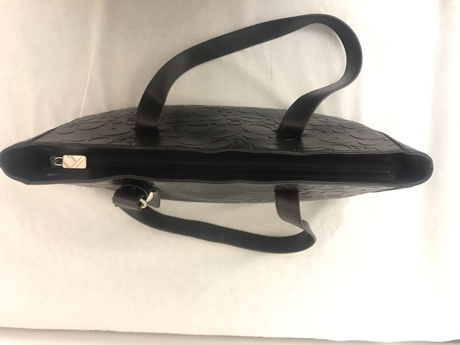 Mala Carteira Furla original preta em pele gravada