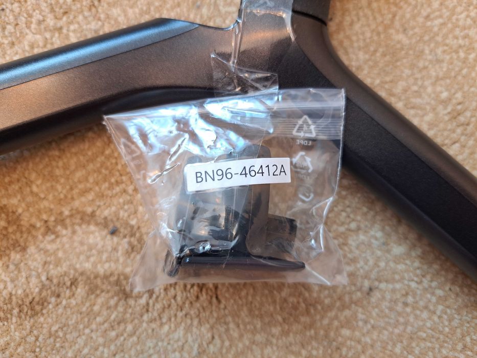 TV Samsung UE65NU7100 - nowe kompletne nóżki