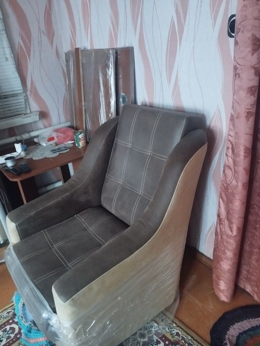 . Кресла 2 шт. В хорошем состоянии.