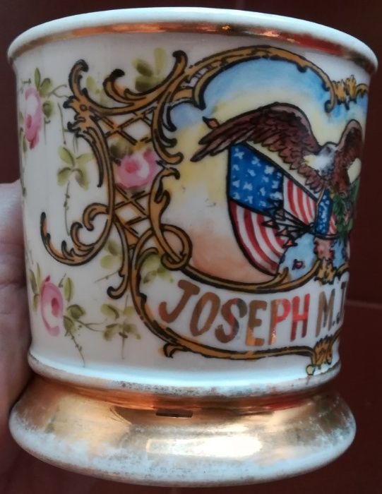 Caneca de porcelana TK Thun e prato de vidro antigos