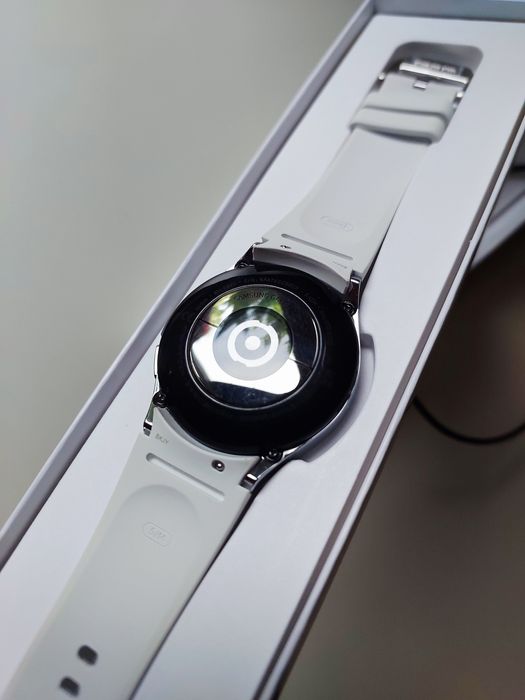 Смарт-годинник Samsung Watch 4 Classic 42мм Silver