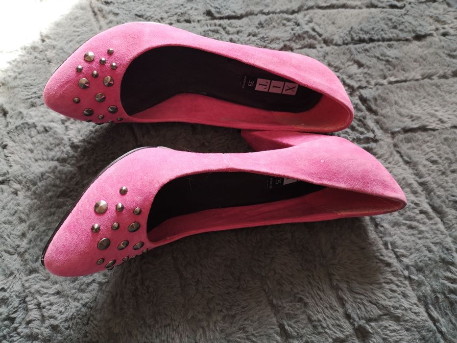 Skórzane różowe półbuty czółenka firmy DinSko