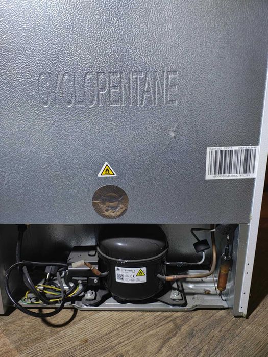 Lodówka praktycznie nowa nie używana