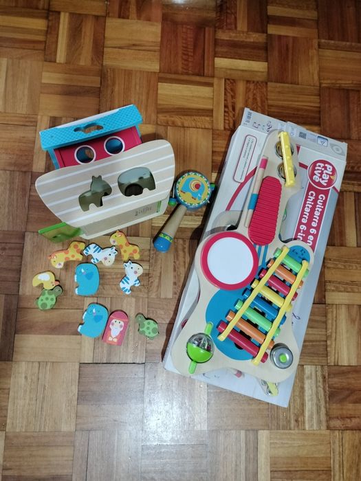 Brinquedos de madeira para crianças