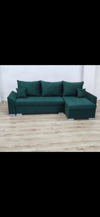 Narożnik z funkcją spania i pojemnikiem na pościel