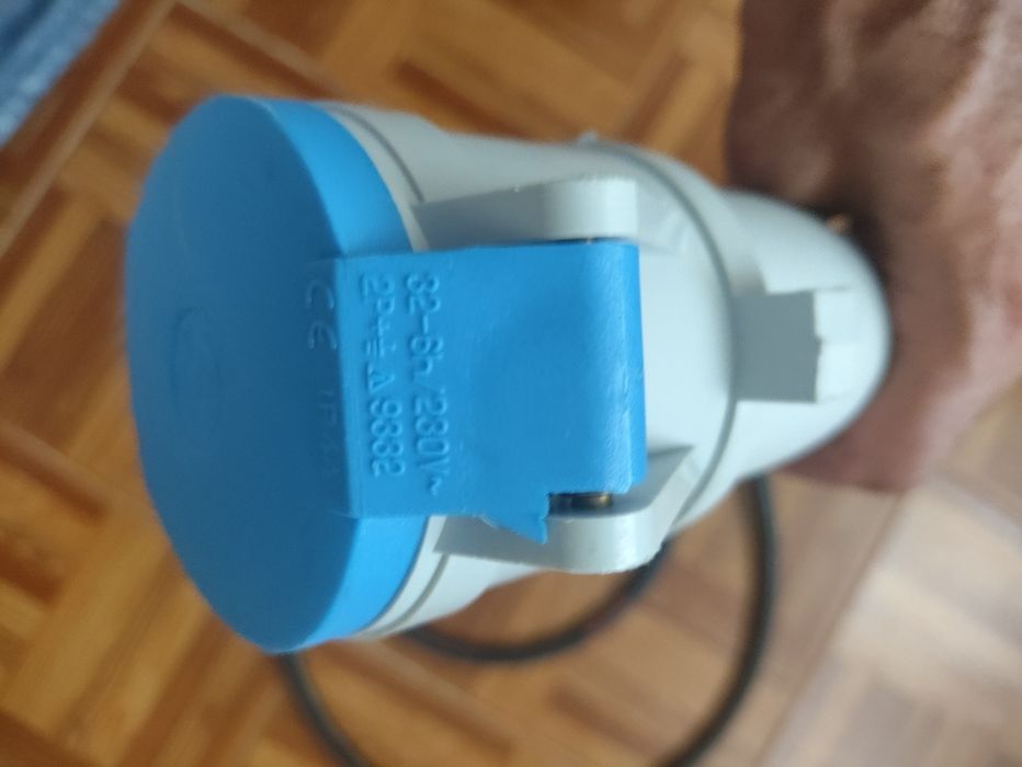 Adaptador de shucko para ficha CEE monofásica de 32A