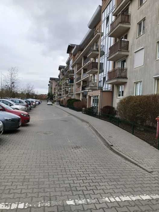 Parking pod blokiem Błażeja 4DEF