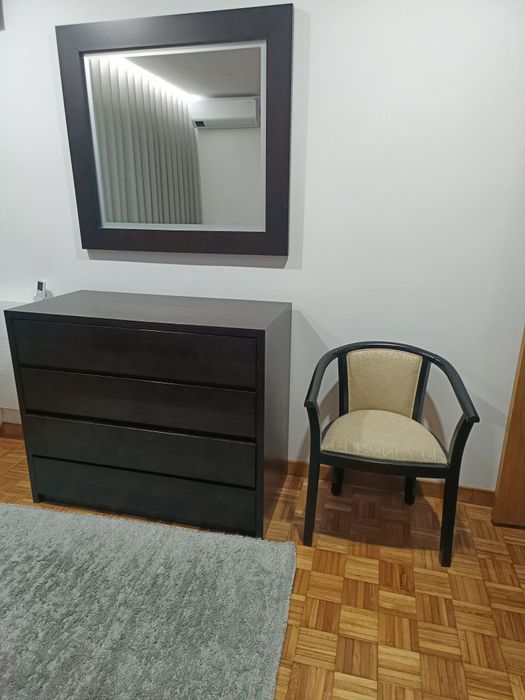 Quarto completo em bom estado cama elevatória