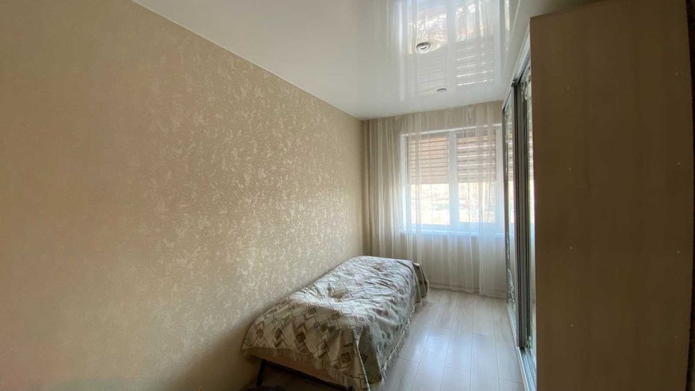 Продається 3-кімнатна квартира з  ремонтом, район залізничного вокзалу