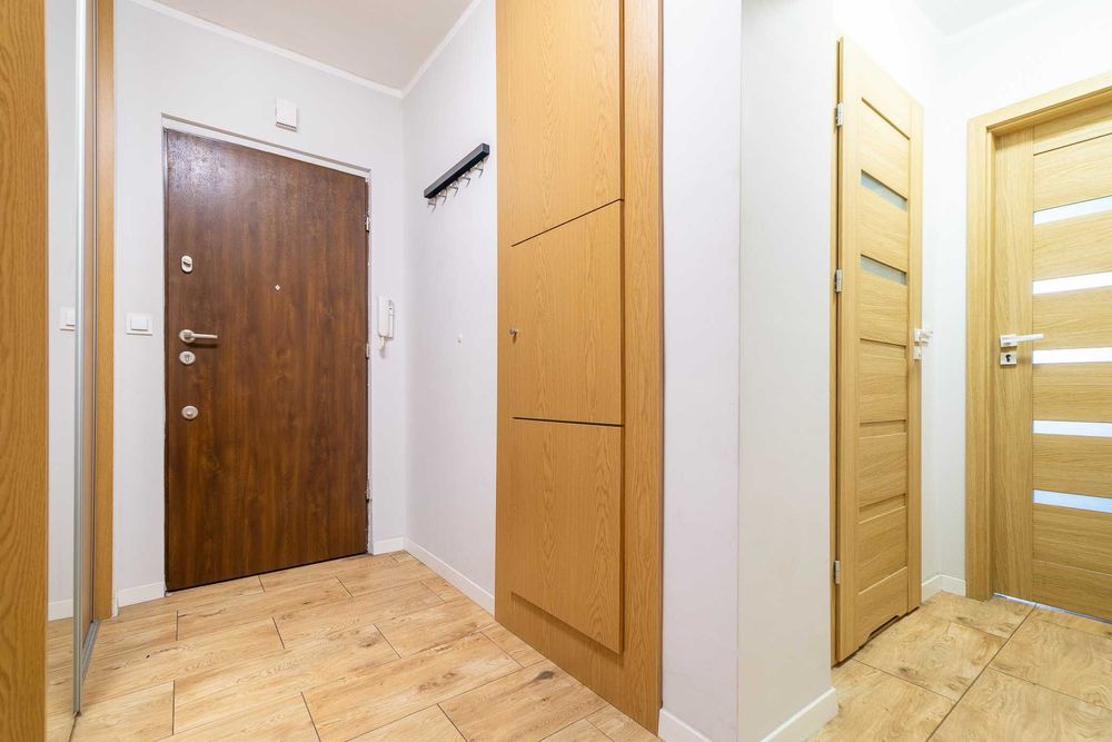 --> Pokój 1os. - pl. Legionów - ścisłe centrum! < --