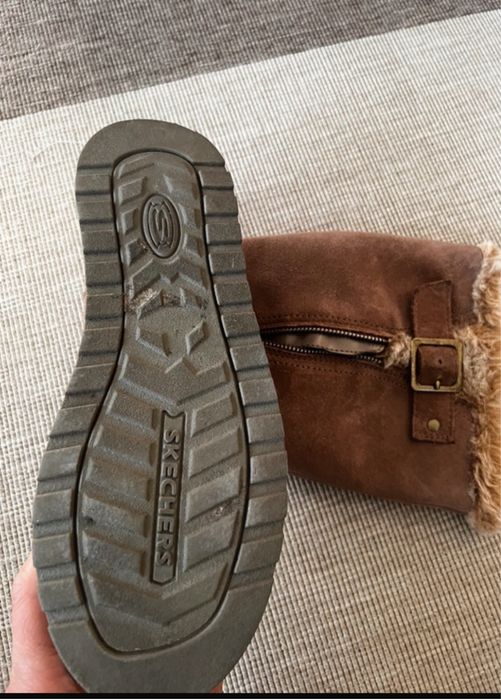 Botas Skechers, cano alto rasas, pelo