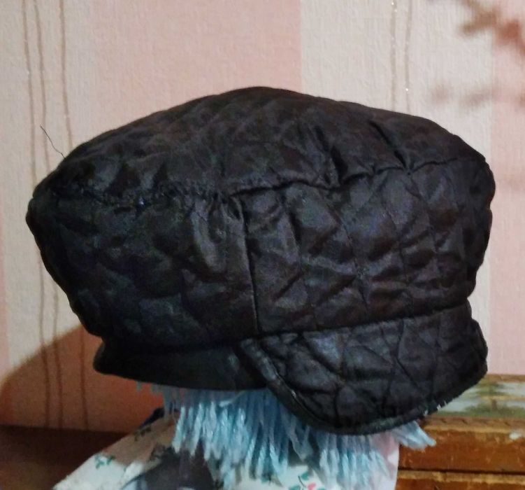 Берет кожаный с ушками утепленный