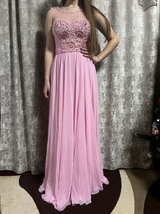Випускна сукня рожева