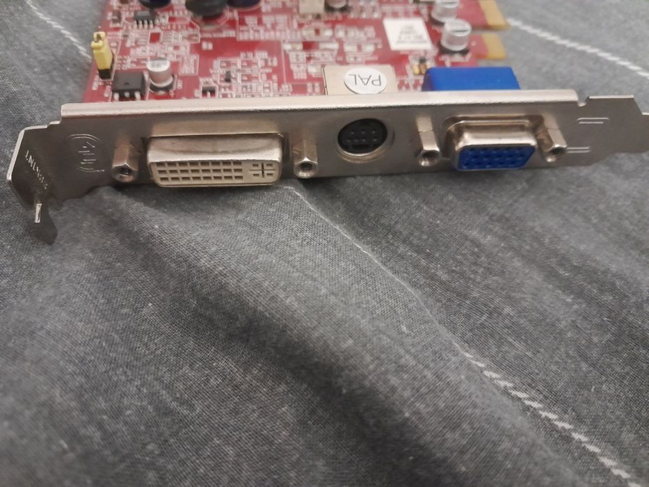 Видеокарта Sapphire RADEON X550 128MB