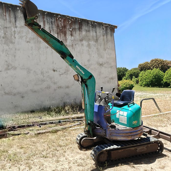 Mini giratória Komatsu profissional raio 0 motor yanmar