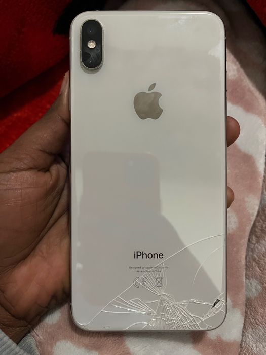 iPhone XS Max usado em bom estado