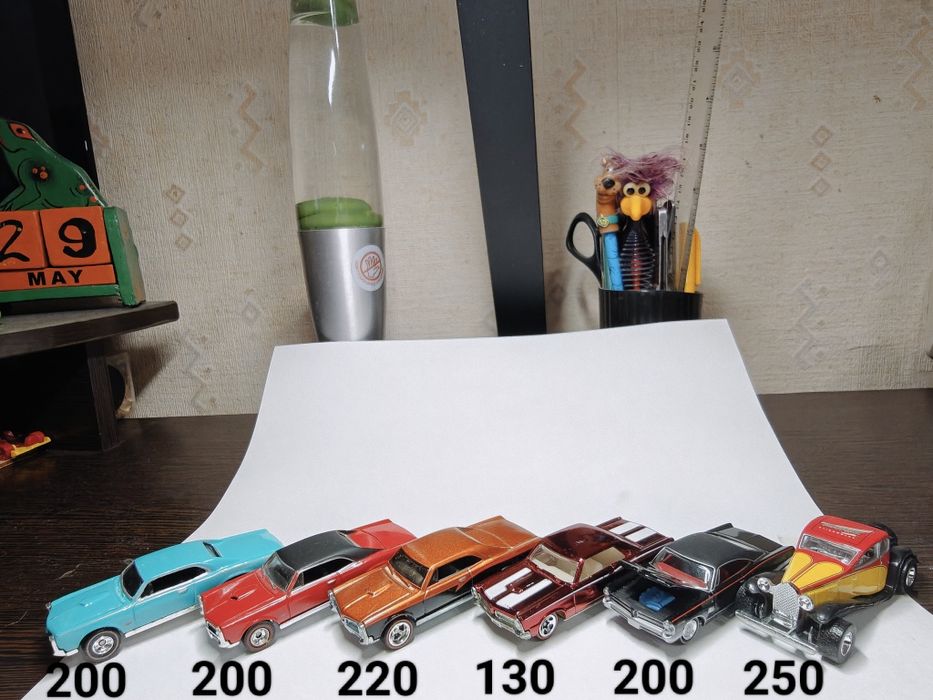 Машинки модели hot wheels matchbox Johnny lightning tootsie racing champions
